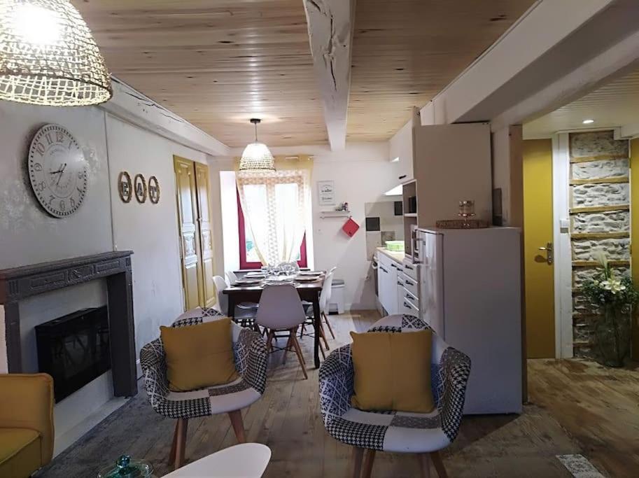Cozy Dans Maison Privee Apartment Tauves